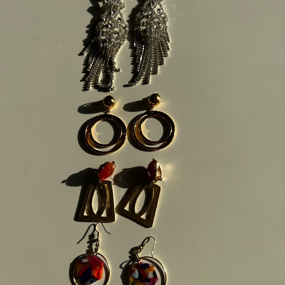 Elegant Gold and Silver Women's Earrings Set